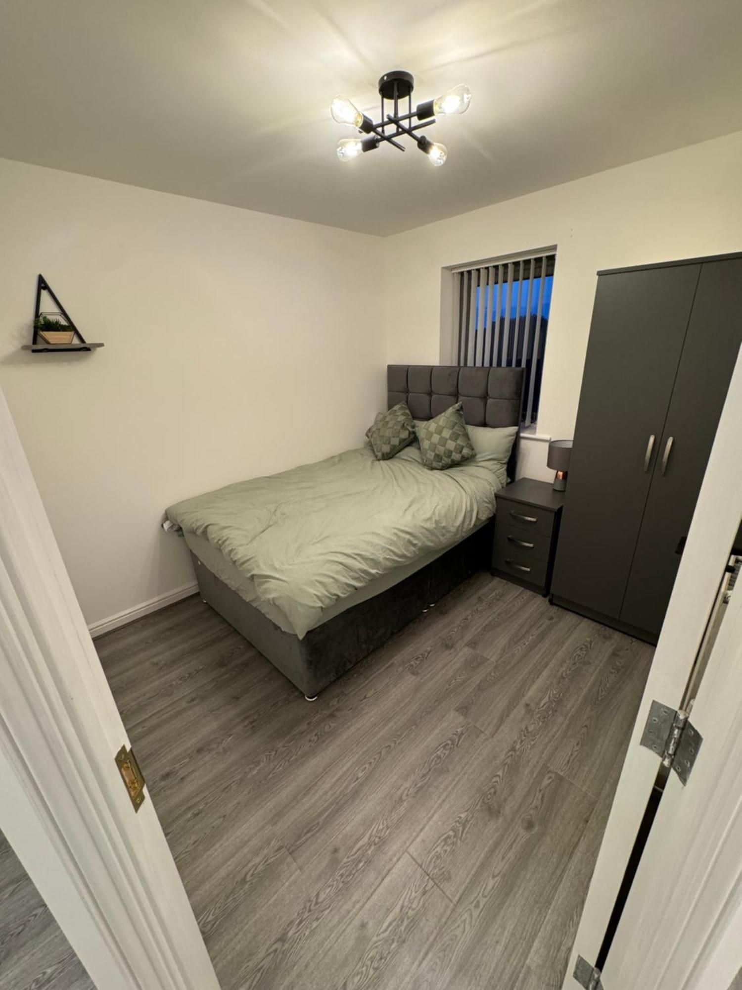 Keepers Terrace - Elephant Apartment Marston Green